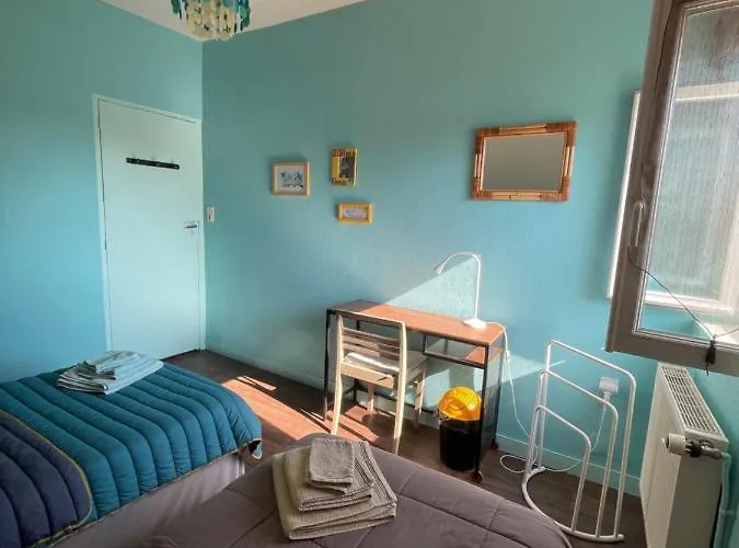 D'hotes Lefoulon Bed & Breakfast *